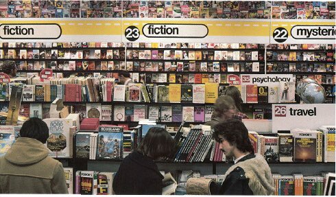 Colesthebookppl's tweet photo. Books, books and more books! Customers browsing a Coles store in 1978

#colesbooks #colesnotes #books #bookstore #oldbooks #oldbookstore #vintage #retro #Toronto #Oldtoronto #Ontario #Canada https://t.co/aYXEPDq7fz
