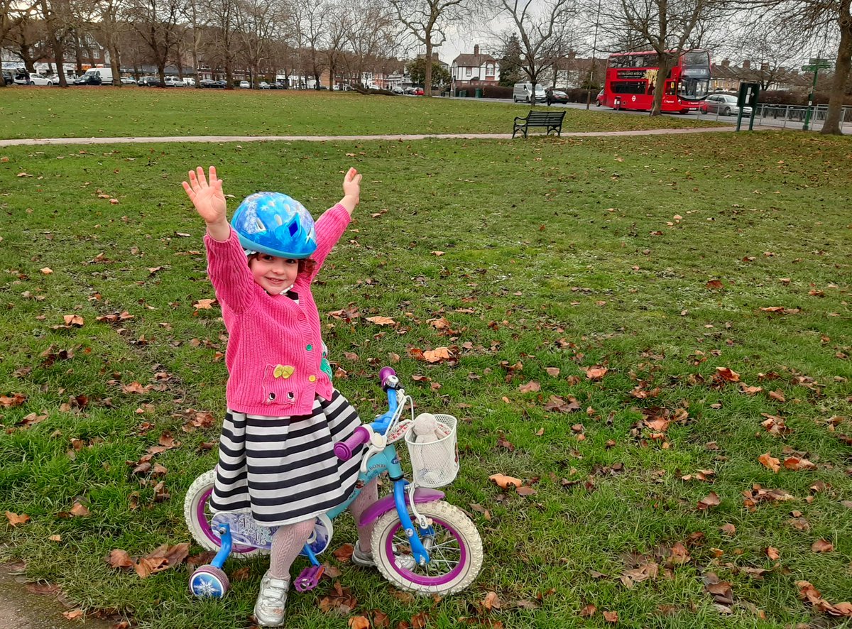 ceefaxisbetter's tweet photo. Cycling makes you happy. 👍 #stepgranny https://t.co/4gbhxSaVS2