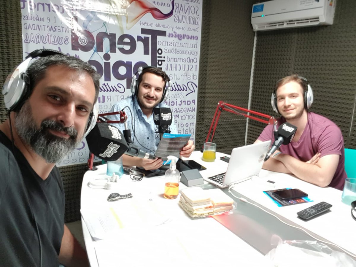 cvplayersok's tweet photo. Anoche nuestro CEO y Fundador @damiacri en @InteriorFut por @RadioTrendTopic con los genios de @jmprezzoli @JulianMalek @ezeamarillo y Sergio "Toti" Arias DT de @clubdouglas de #Pergamino. #Futbol #Radio ⚽️📻🎧 https://t.co/9t85yEFRa0
