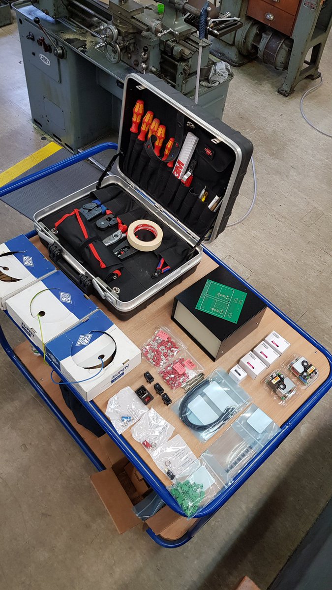 rbz_shell's tweet photo. Today: Work in #mechanical shop. Power-Supply-Unit and its body under #construction.
Sometimes mechanical skills are quite useful in electrical #engineering.
#microelectronics #powerelectronics #rbzentrum #driling #sawing #filing @HS_Reutlingen https://t.co/Lj0PAjCkIh