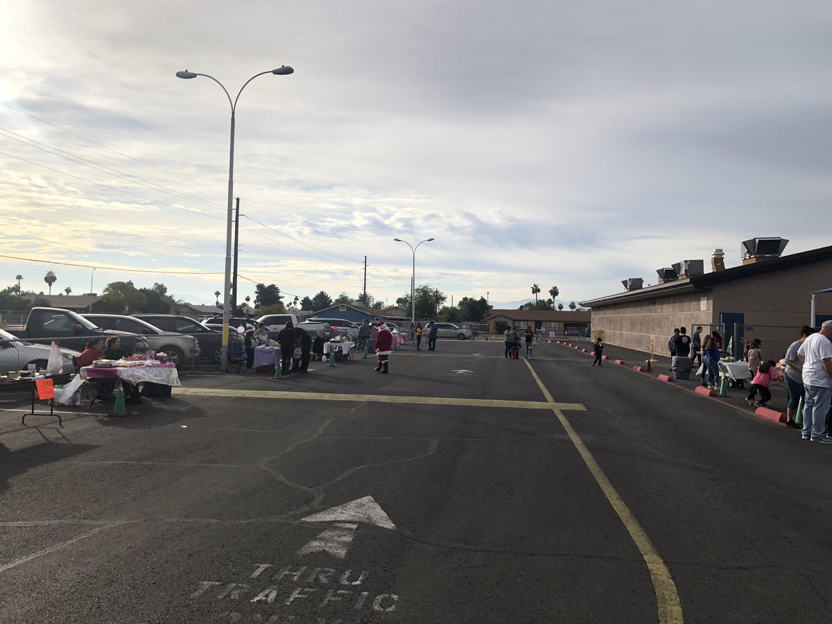 Crisram83's tweet photo. Winter Bazaar 2019, come buy homemade crafts, tasty food &amp; see Santa @Peralta! https://t.co/R8fh7LX9Cy