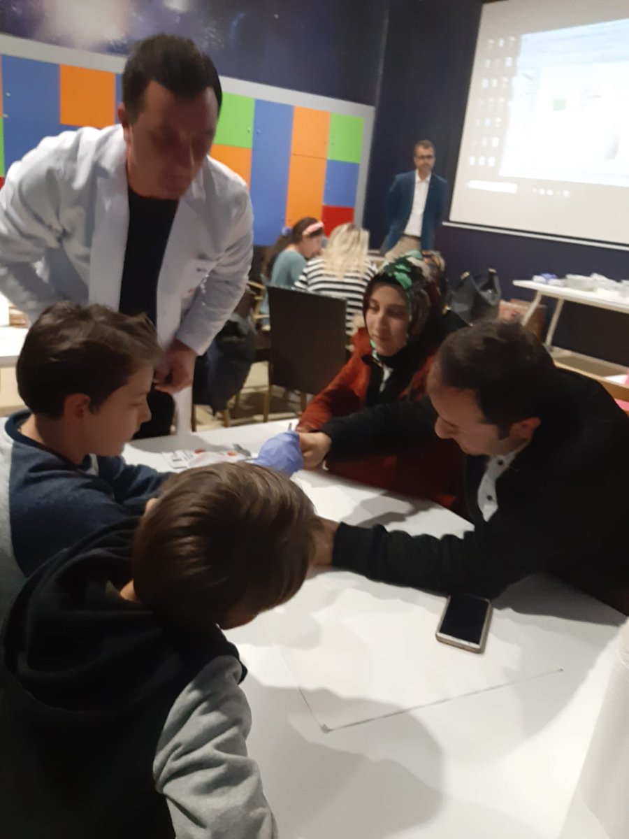 BursaBTM's tweet photo. BUTAL işbirliği ile düzenlediğimiz Organik Deterjan etkinliğimizi tamamladık.🧫🧪⚗️🥼👩🔬👨🔬⚛️ #bursabtm #butal #tubitak #bilim https://t.co/4DgD0VeV5j