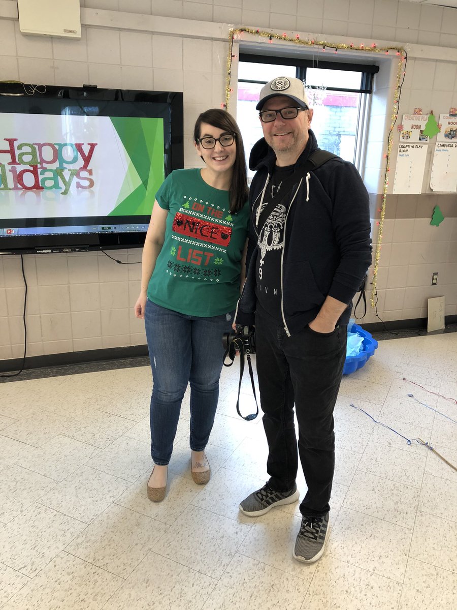 An army of <a href="/TD_Canada/">TD (Canada)</a> volunteers has assembled at the <a href="/BGCLondon/">BGCLondon</a> for 12 Days if Christmas! Warms my heart to see the generosity of our colleagues who give back unconditionally!! 💚 #12Days #BoysandGirlsClubofLondon