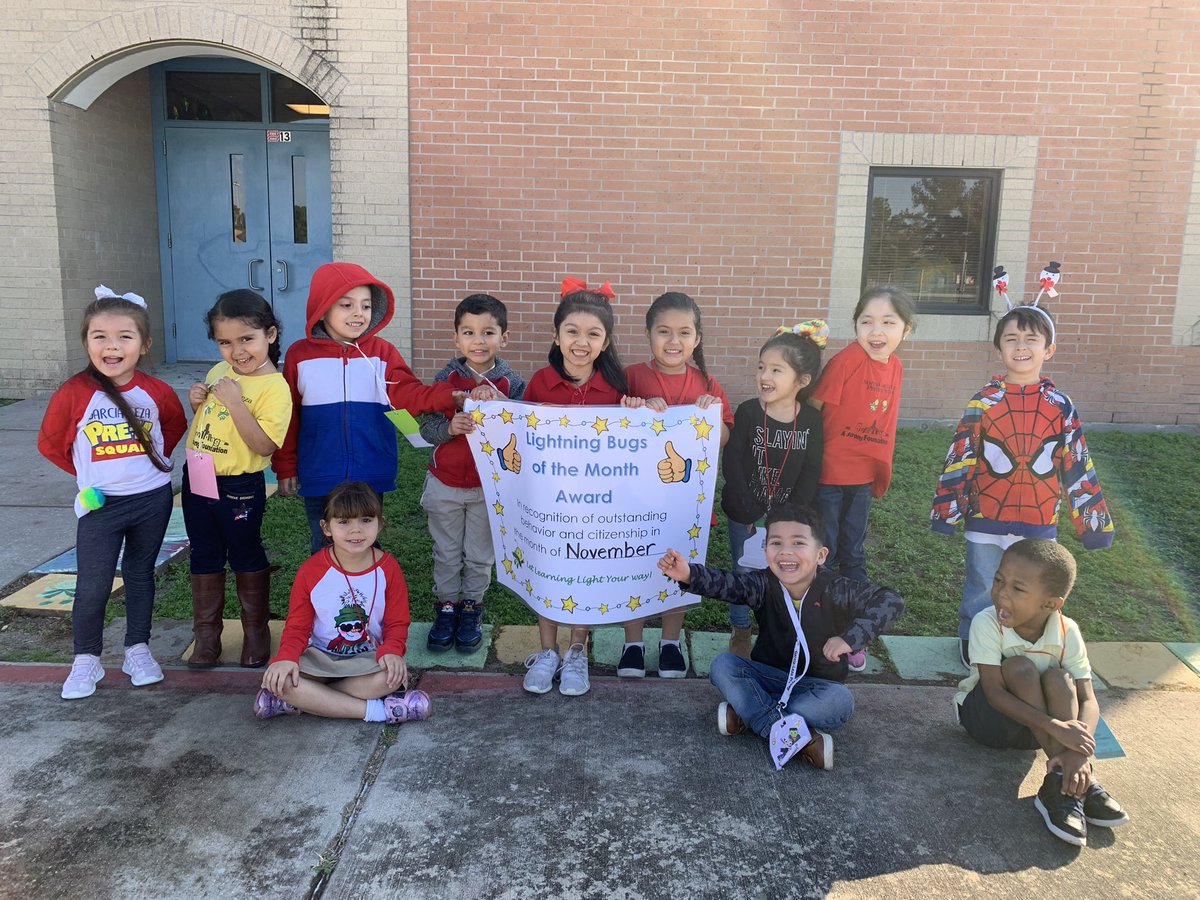 anitaperezABC's tweet photo. PK November Lightning Bug of the Month celebration! #LightitupGL @GarciaLeza_AISD @PattyWillis1 @SarahSutter8 @shinebrightPat @JacquieKortz #MakingGoodChoices #200Hall #300Hall #LightningBugOfTheMonth https://t.co/IsGMXCA1a1