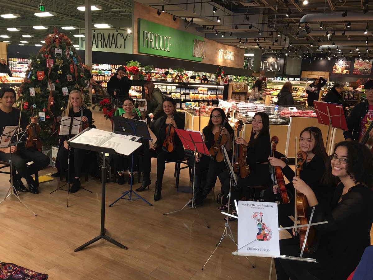 MAntonelliGuido's tweet photo. NFA Chamber Strings spreading holiday cheer at Mkt 32! @NFAMusic @NfaPrincipal https://t.co/g5oPMp36K9