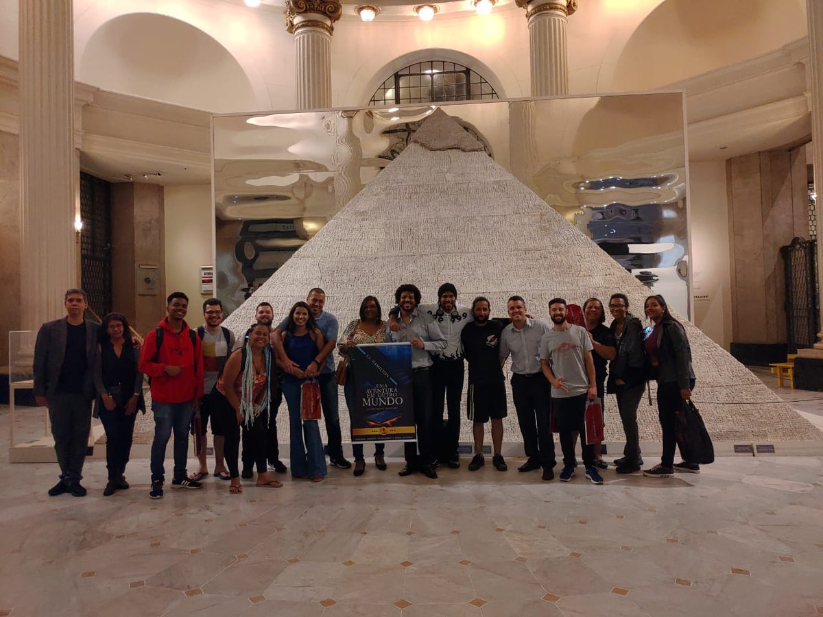 LSHamilton_Sam's tweet image. Obrigado a todos, pela presença no lançamento do meu primeiro livro!