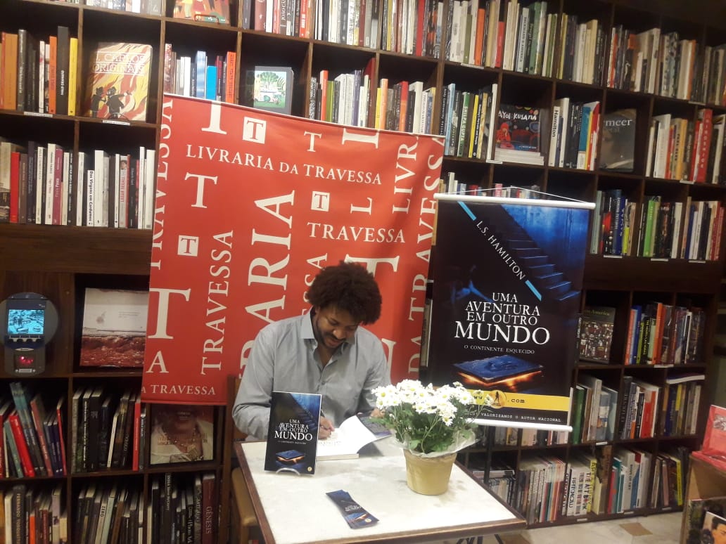 LSHamilton_Sam's tweet image. Obrigado a todos, pela presença no lançamento do meu primeiro livro!