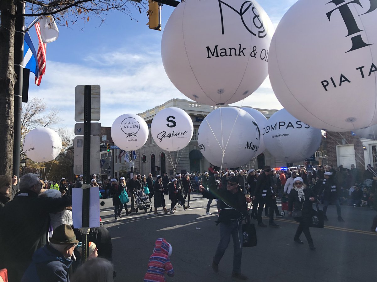 NuleafCo's tweet image. A great day for a parade #alexandriava #compassrealty