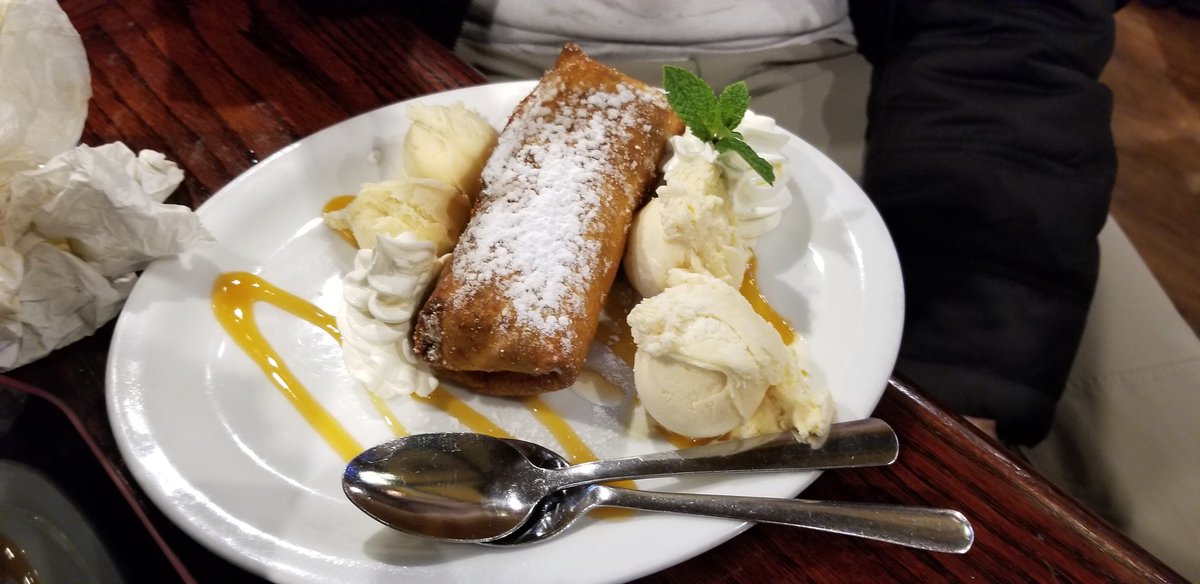 Tiramasu_chan's tweet photo. Deep fried pumpkin cheesecake with vanilla bean ice cream, whipping cream &amp; caramel sauce 🍰🍯🍦 10/10 would do again #deepfriedcheesecake #deliciousaf #sirwinstonspub https://t.co/VEHPXYcPKK