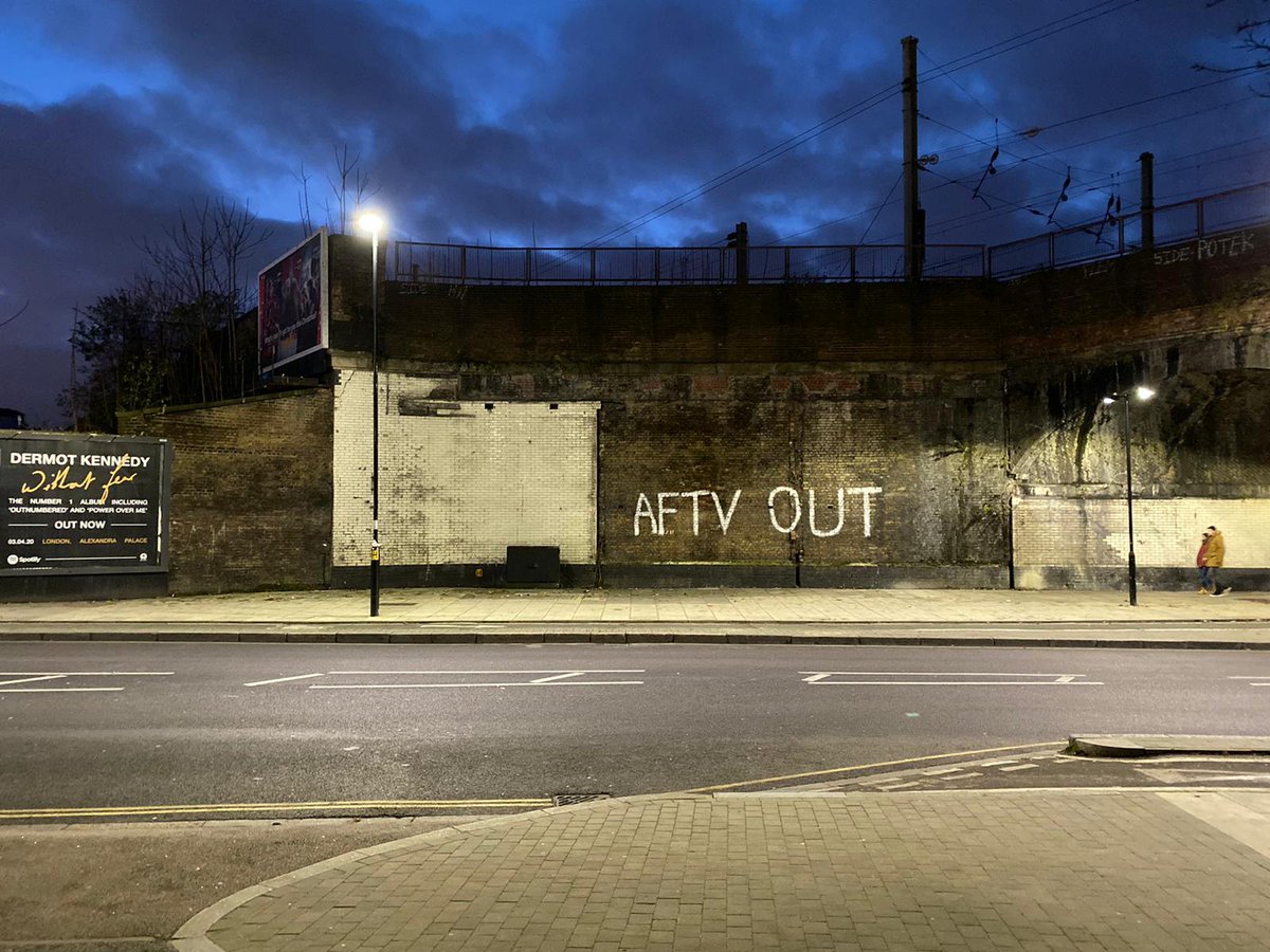 DarrenArsenal1's tweet photo. Someone has just done this by bear roundabout... https://t.co/Ik1iT6fZ74