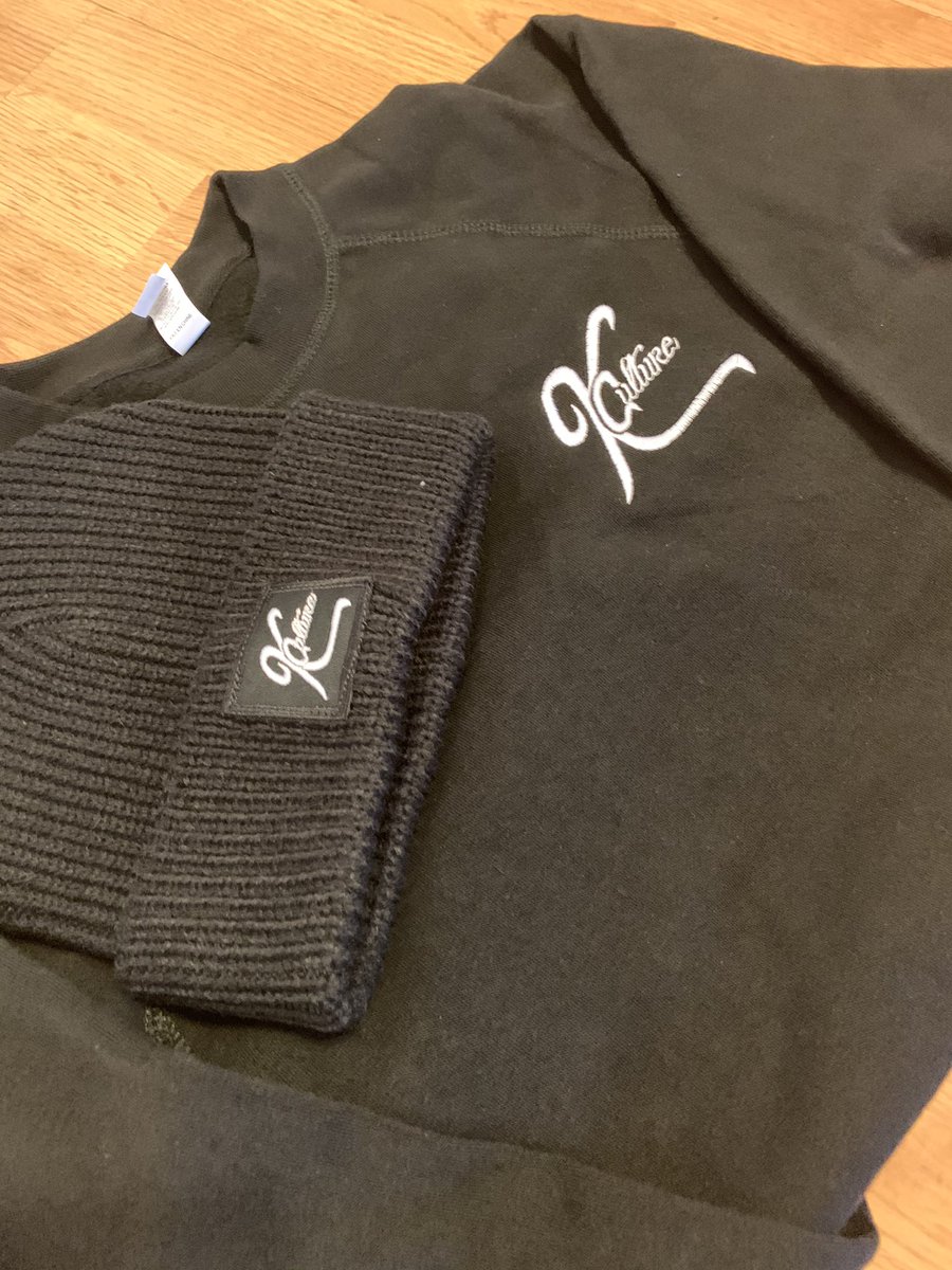 CTURN937's tweet photo. 🚨🚨🚨 new item alert 🚨🚨🚨 @kulture_clothing_lifestyle black raglan fleece crew neck with black beanie. Buy as a combo or separately, quality guaranteed. Come shop with us we take care of ours.
#explorepage #clothingbrand #clothingline #winterwear #hat #smallbusinesssaturday https://t.co/z7iEDCzrnS