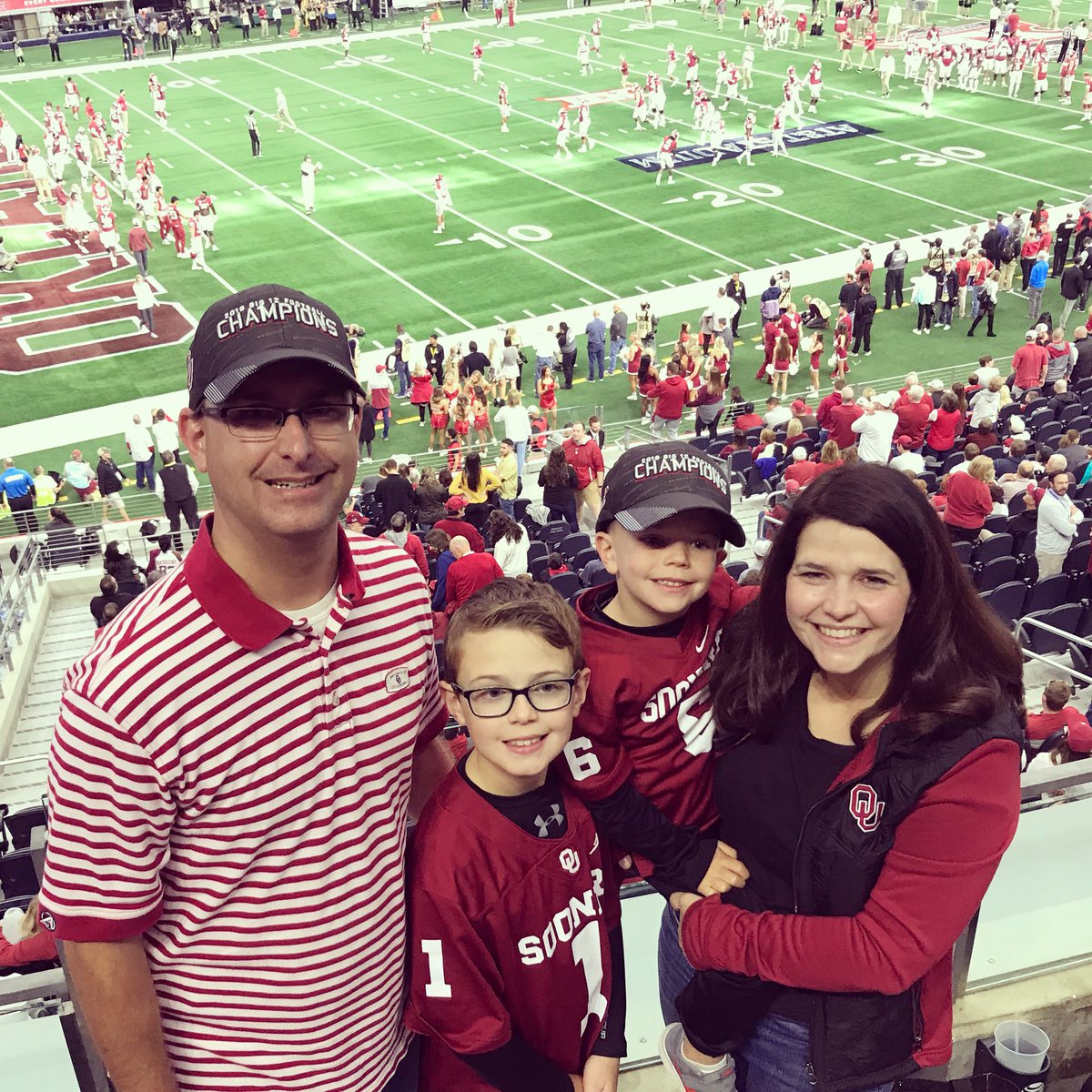 sooners891's tweet photo. #Big12Championship #BoomerSooner https://t.co/E57Wx6UjD5