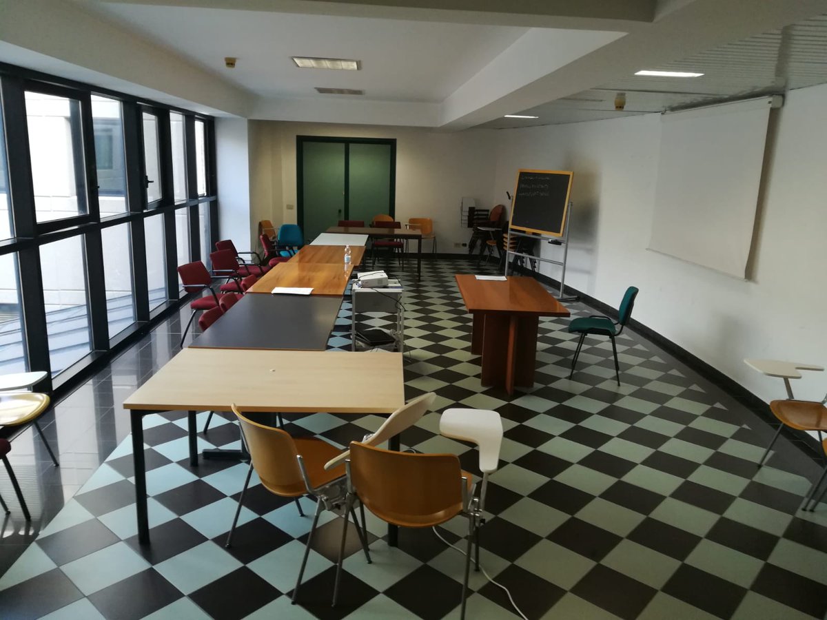 AriannaChiarav's tweet photo. Si chiude oggi un altro capitolo. Il Master @Comunica_Media di @unitorvergata2 è giunto al termine. Tanti docenti e personalità brillanti ci hanno accompagnato. Felice e soddisfatta, lascio a malincuore l' "Aula Scacchi" ❤ Per ogni fine dicono ci sia un nuovo inizio🤞#GoodLuck https://t.co/OOGsSrxU4C
