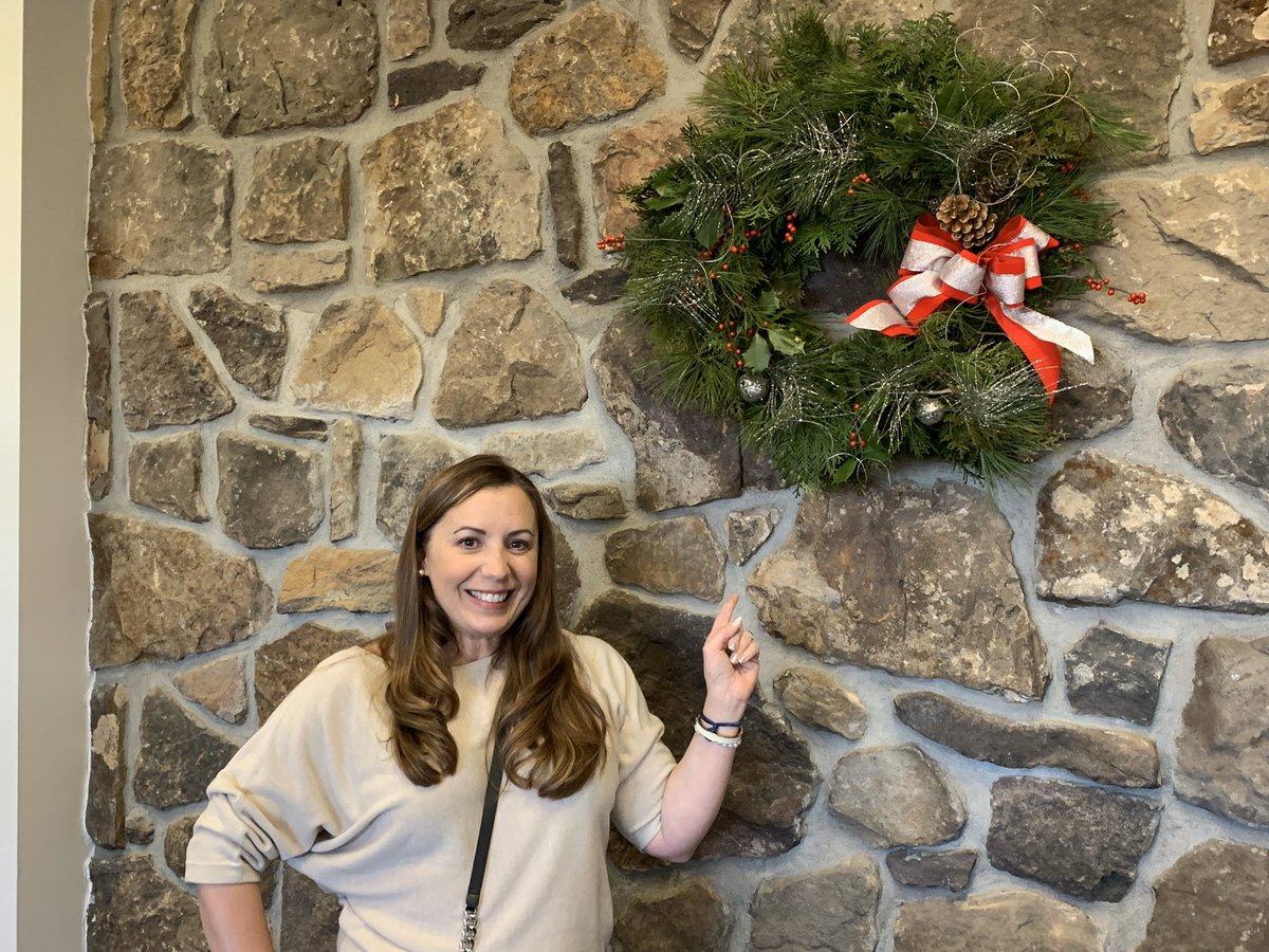 karynlocke's tweet photo. Such a fun morning making holiday wreaths @DawesArboretum in Licking County this morning! #visitlc #ohiofindithere #Hosted @explorelc @OhioFindItHere https://t.co/oCA3lr7GKj