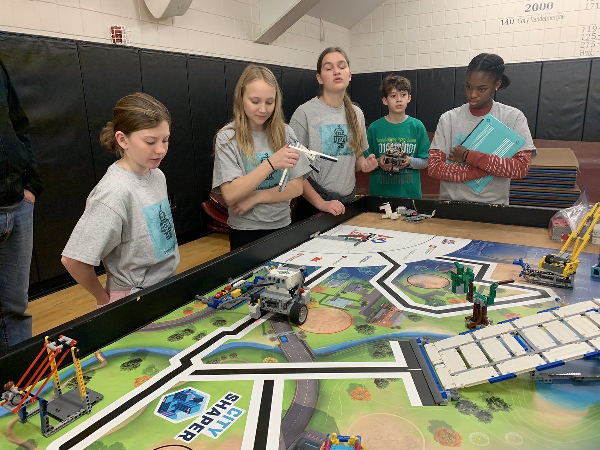 scimae's tweet photo. Three Blake MS FLL Robotics competition teams at a tournament today! #lifeatblake https://t.co/8eRDvFvn0C