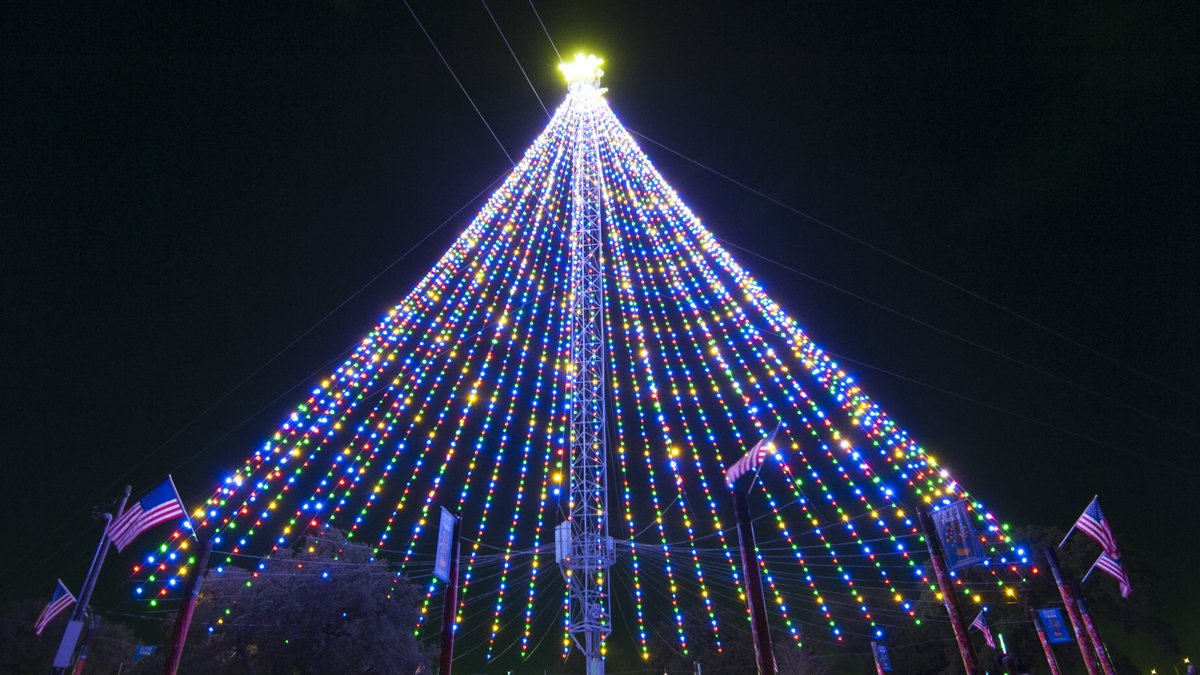 KVUE's tweet photo. We sure do love the @ATXLights and #ZilkerTree 😍 The grand opening of the trail is Tuesday, but in the meantime, check out these awesome photos by KVUE's John Gusky. MORE: https://t.co/0PxLnUj4yw #Austin #ATXLights https://t.co/f5hZmHH0BA