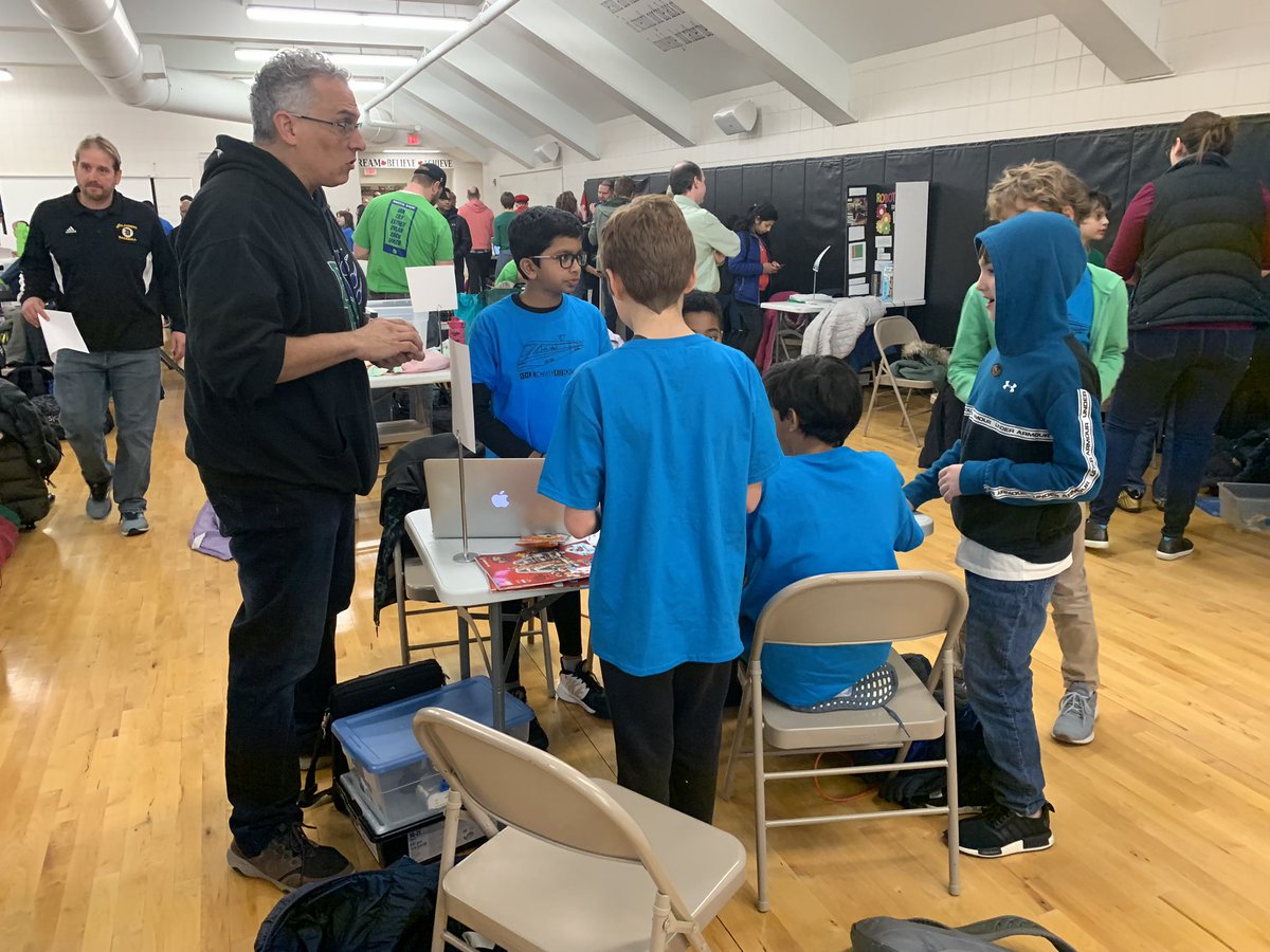 scimae's tweet photo. Go Blake MS FLL teams! #lifeatblake https://t.co/zSImyGn9To