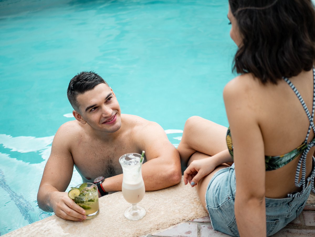 Tan brillante como el sol, tan único como los buenos momentos que se viven en nuestra piscina. ⁣🌅⛲
⁣
#CubitaExperience #HotelBoutique