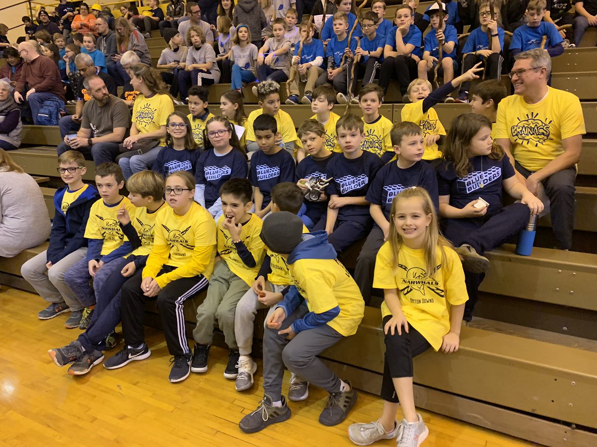 MarkBernecker's tweet photo. what a fantastic day of learning and competition at GR Central Innovation HS. 23 teams-7 from @egrpschools! in our first year of FLL robotics 3 of the 7 teams from our district qualified for the State competition next weekend in Detroit! @jenkinsdouglas @HeidiKattula https://t.co/WVKS5vY77L
