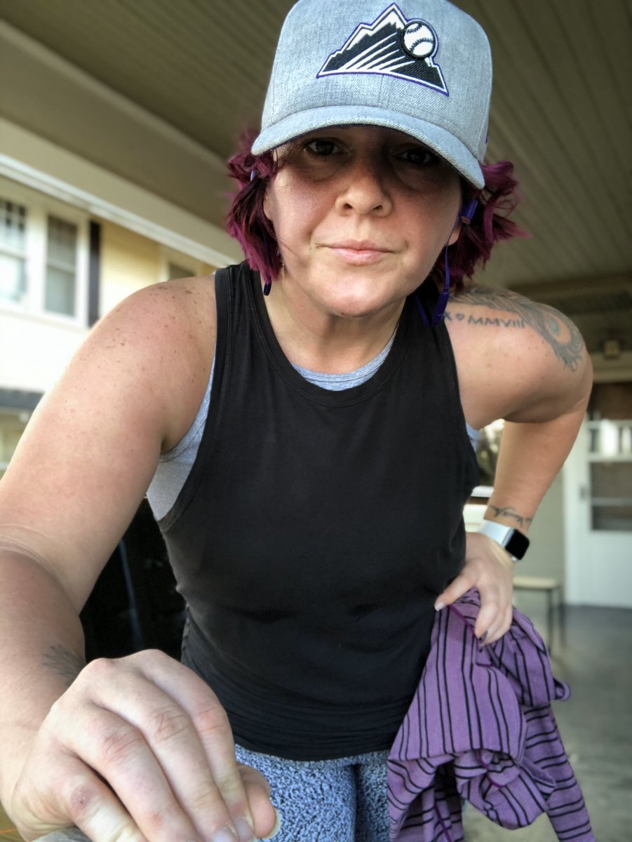 jacqlynb's tweet photo. Haven’t ran in awhile....holidays and life...tome to get back in schedule! Next half will hopefully be OKC! #backontrack #running #myoutlet #saturdayrun #selflove #hoka #lululemon #Threemiles #nevergiveup #thankfulrun #coachbennett https://t.co/jQSaXEJwIJ
