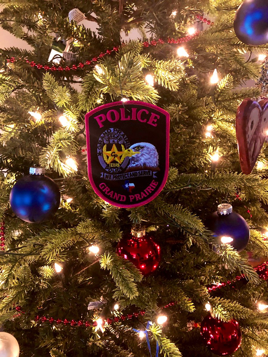 GrandPrairiePD's tweet image. Check it out! One of our supporters bought a #PinkPatch and used it as a Christmas tree ornament. These are for sale at the police department for $15. Just ask the front desk or stop by our next #PopUpShop on December 13th from 3:00 p.m. to 7:00 p.m.