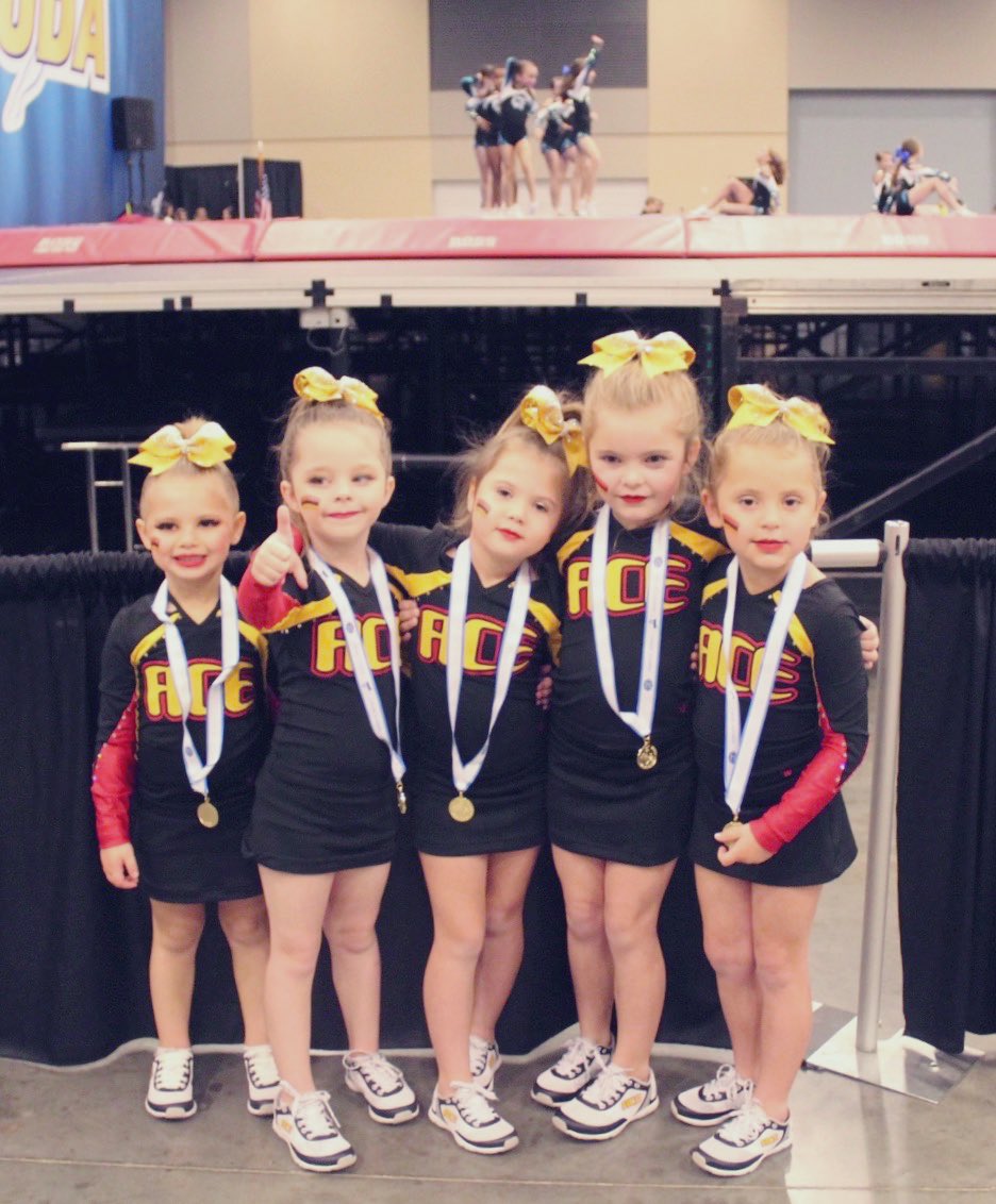 katerlyon's tweet photo. #avakatelyon dominating the @UCAupdates Dixie Championships #kickapoos @aceallstars #acecheerhburg โค๏ธ๐๐ค https://t.co/Qt7fJOMOK8
