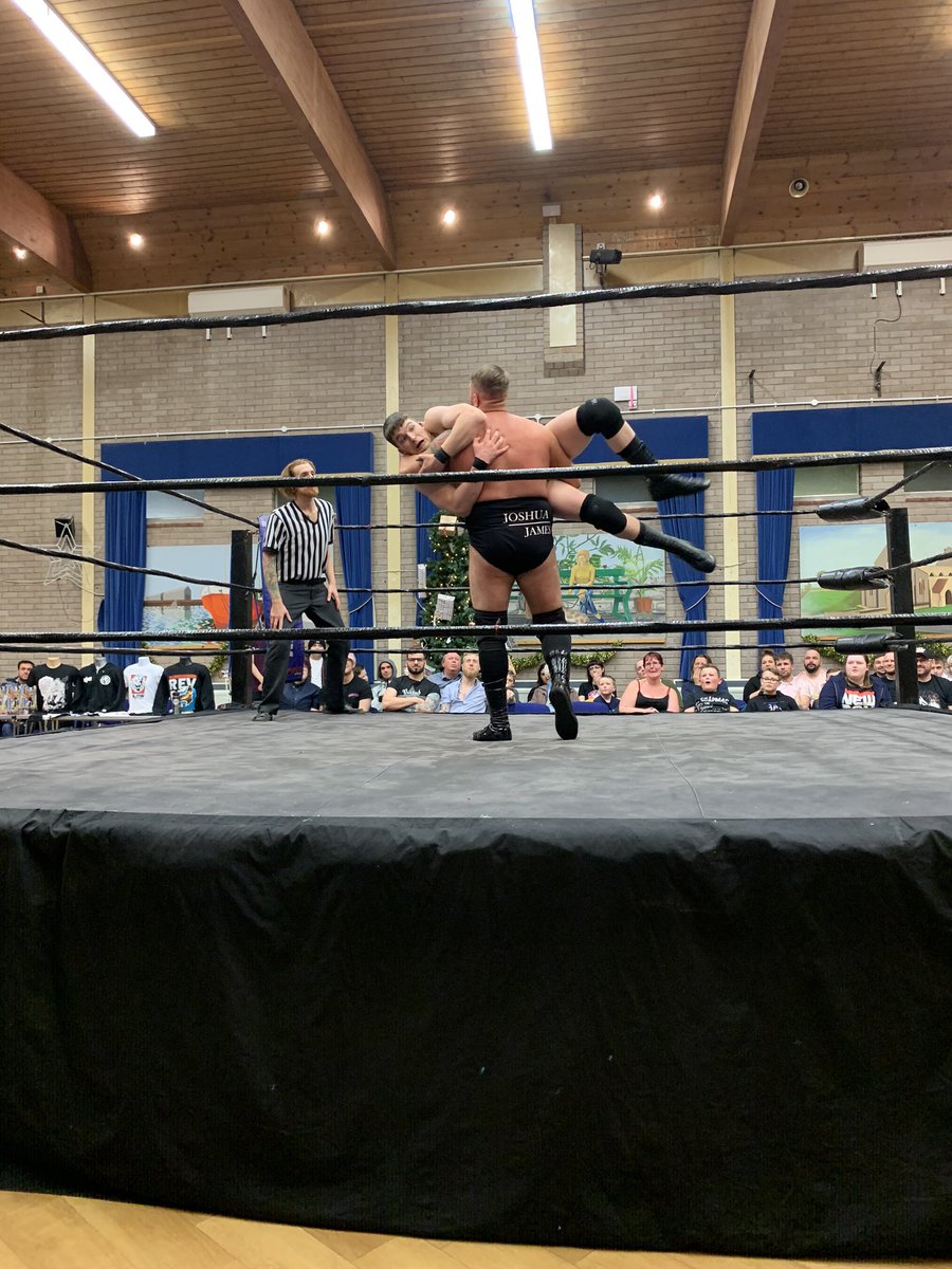 AlexAngell18's tweet photo. @JJGalePW  @Thejosh_james tonight @RevProUK  #contenders https://t.co/UCy1KR6pGK