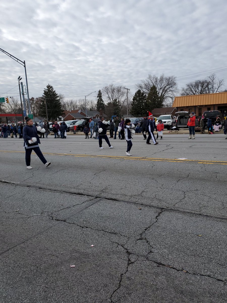 cmbisbee's tweet photo. More of School City of Hammond representing at the holiday parade today #schk12. #scottms. #15k #connections https://t.co/gREZOjEjSI