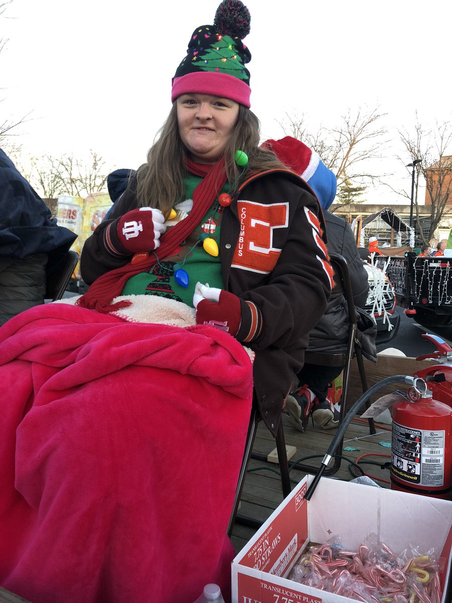 CehsChampions's tweet photo. Getting ready for the parade!! So excited ❤️💚 https://t.co/8PWAwQBpeS