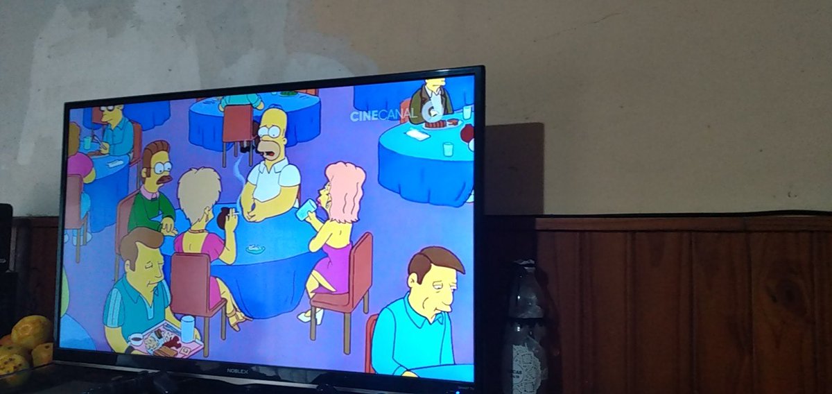 _LucasSandoval_'s tweet photo. Cinecanal dando los Simpson??? 3 canales dando lo mejor q existe.. https://t.co/Wy303s1PSH