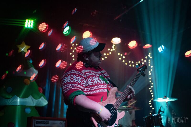 EnviousView's tweet image. Wreck the Hallz was quite a success! Couldn’t have asked for a better show to cap the year off. Now off to the studio we go to wrap up this EP and show you all what we’ve been working so hard on.
 -•Envious View•-
.
.
. 
Btw, follow @Travi_B for more amazing shots