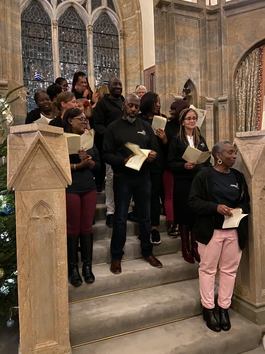 Had a fabulous evening with ⁦@frase100⁩ ⁩ listening to ⁦@RenewalChoir⁩. It was wonderful to join in with the Carol singing raising funds for ⁦@TheNelsonTrust⁩