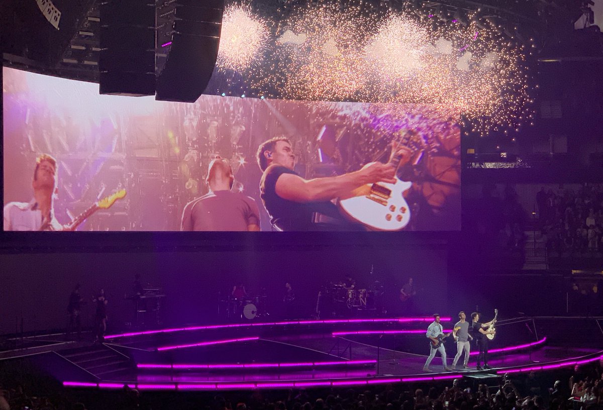 allisonlynette's tweet photo. 11 years &amp; 11 concerts later...still going strong ❤️ don’t make it too much longer before we see you again...#missyoualready #JonasBrothers #HappinessBeginsTour https://t.co/nhOnTO3pV7