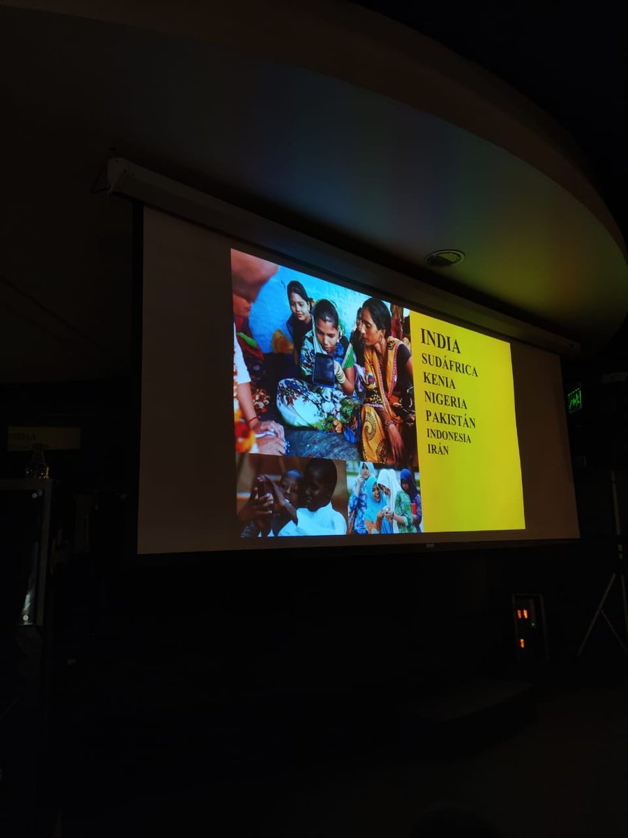 Y como no descansamos nunca y nos encanta compartir lo que hacemos con las comunidades. En esta oportunidad estamos presentes en el #UXSummit 🤓👩🏻‍🏫👩🏽‍🎤👨🏽‍🎤
Especiales gracias a Cris de Souza que se puso la camiseta y fue a dar una charla!! #OLXers #UXDesign