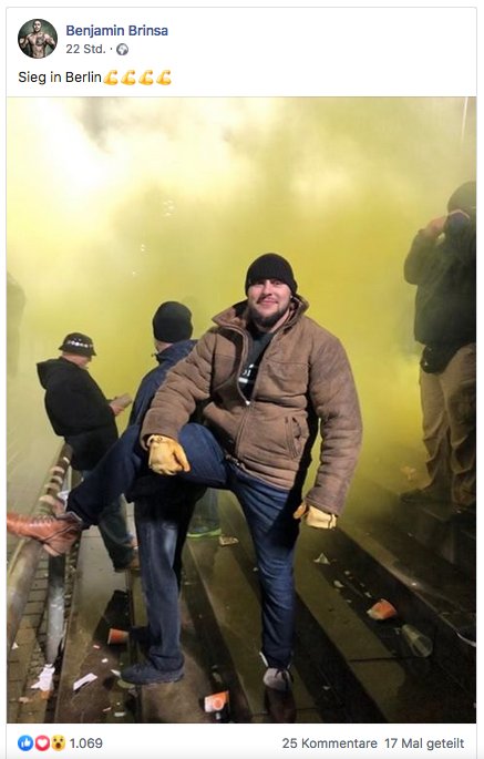 RASSISMUSTOETET's tweet photo. #Sachsen #rechterTerror
Wisst ihr noch #Wurzen2001? Verfahren gegen Neonazis beim versuchten Angriff wurden eingestellt, auch weil "Täter nicht ermittelt" werden konnten. Wer trägt nur diese Schuhe?🤔 https://t.co/cDI9xoGIsL