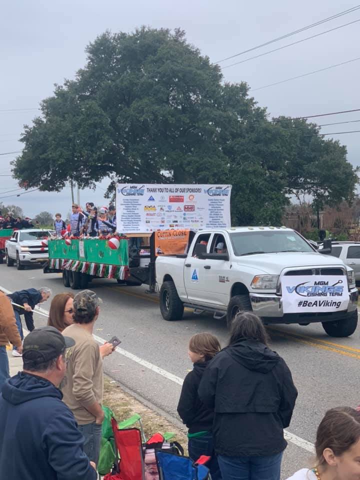 MGMFISHING's tweet photo. Semmes Christmas Parade.  #sponsors #christmas #cityofSemmes #mgmfishing #smsbulldogs https://t.co/ucIOjaK8UM