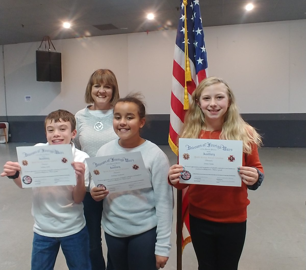 Congratulations to Mrs. Nelson's OMS DA 6th graders who participated in the VFW Patriot's Pen essay contest!  Three students won local awards and two students are moving onto regionals!