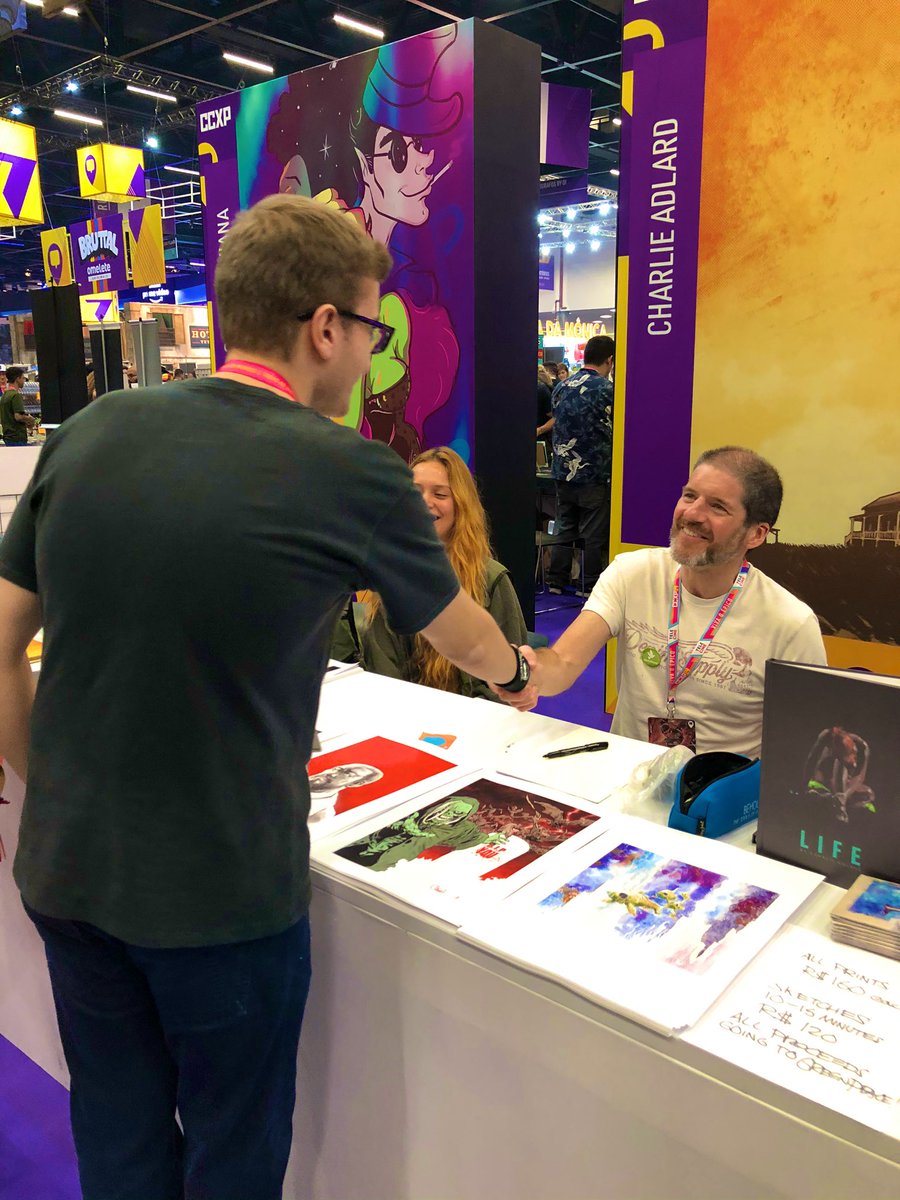 Ontem conheci o Charlie Adlard, o artista da HQ #TheWalkingDead ,na #CCXP19 e foi épico!!!