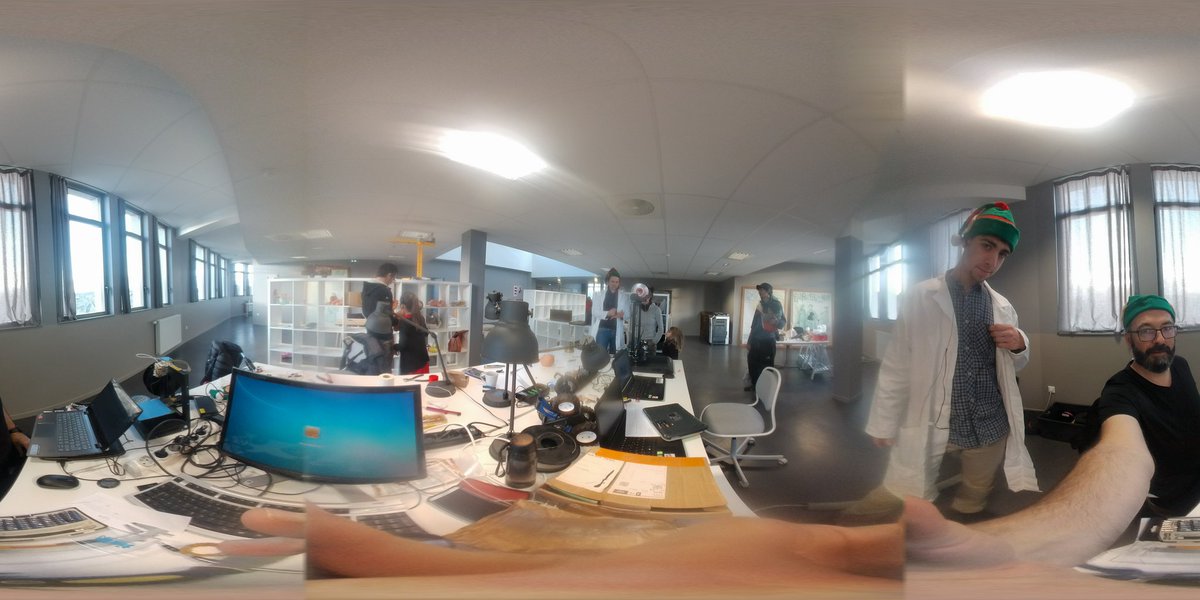 harnelbe's tweet photo. 360 avec mon #motoZ2Force avec son kit #Motomod #360 increvable. C'était la mise en place du matériel pour la journée #CliniquedesJouets2019 trop courte déjà terminée... #maker #bricoleur #Depanneur #Bretagne #CotesdArmor https://t.co/xaOj9eYGXp