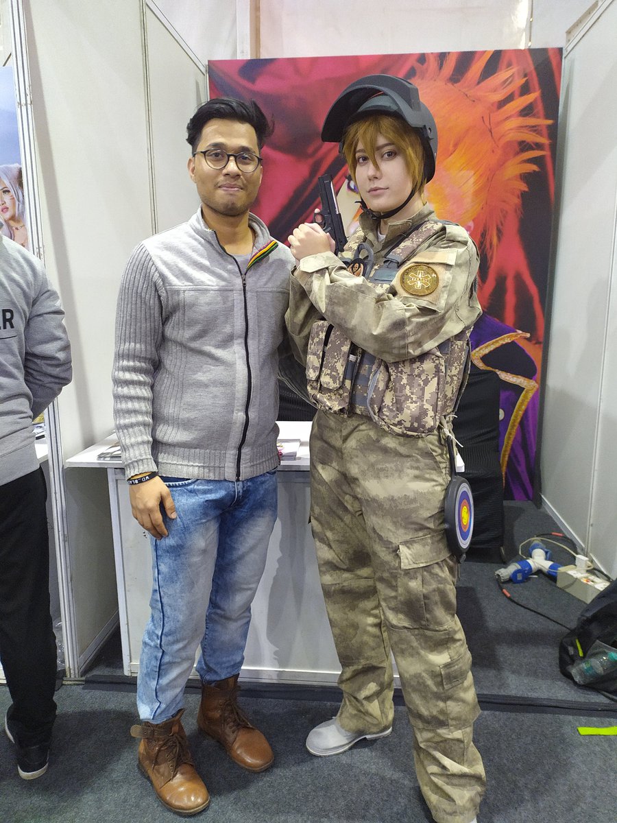 RivalOfGames1's tweet photo. IN DREAMHACK ME AND MY FRIENDS AND COSPLAY ALSO
#DREAMHACK #GAMES #RIVALOFGAMES #COSPLAY @RivalOfGames1 @Yamaki_Cosplay @DreamHack https://t.co/g3j4Ymv2sT