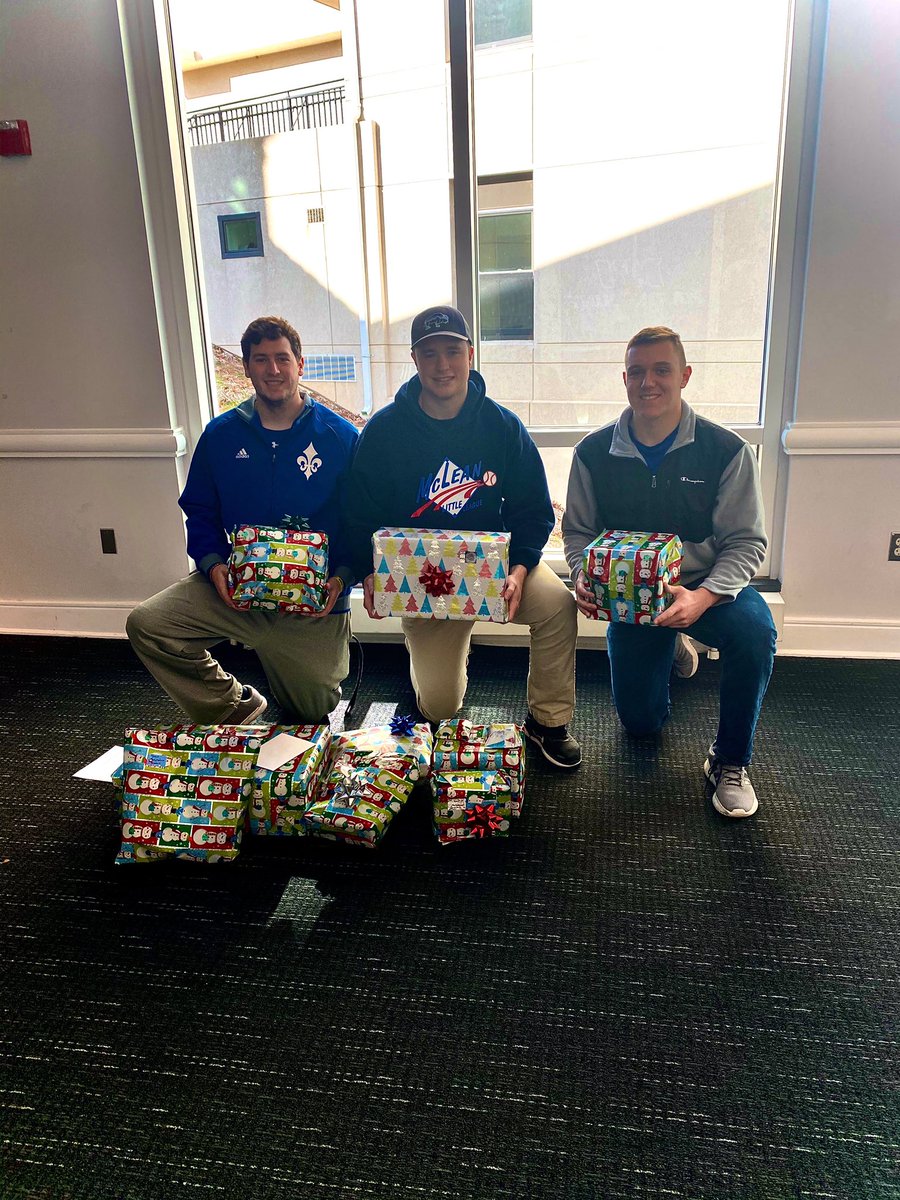 MarymountBASE's tweet photo. Our players showed off their present wrapping skills today preparing presents for our #AngelTree family! #7daysofservice https://t.co/T5ty1ctqJE