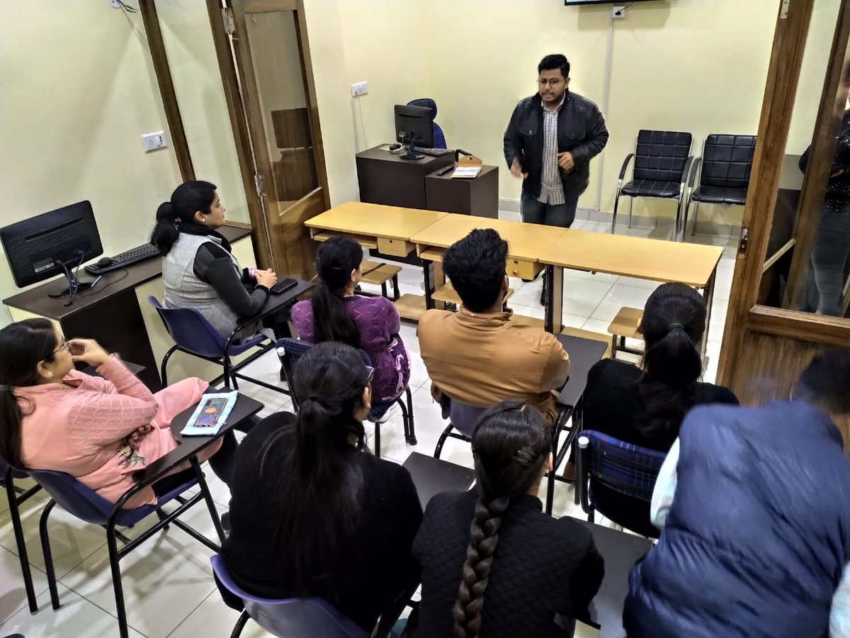 Ra77081Anand's tweet photo. #Rahulanand #Squadhope #Rahulanandphagwara #presentation #learning #Experianced #Interviews https://t.co/EHxPib0FKQ