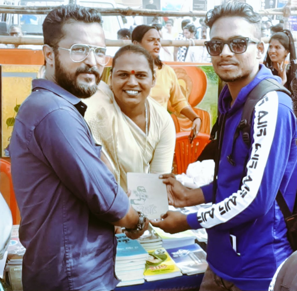iAmSadaphule's tweet photo. 6th Dec the Day,
Met @DishaShaikh7 at her stall a very kind and down to earth person, Mr.Rajesh More our old teammate now working in BSI and a #Bhimsainik from Nanded Mr.Akash Bhujbal it was great meeting you all .
#MahaParinirvanDin #Babasaheb #SaveAmbedkar #teamambedkar https://t.co/nB7QNvO0WF