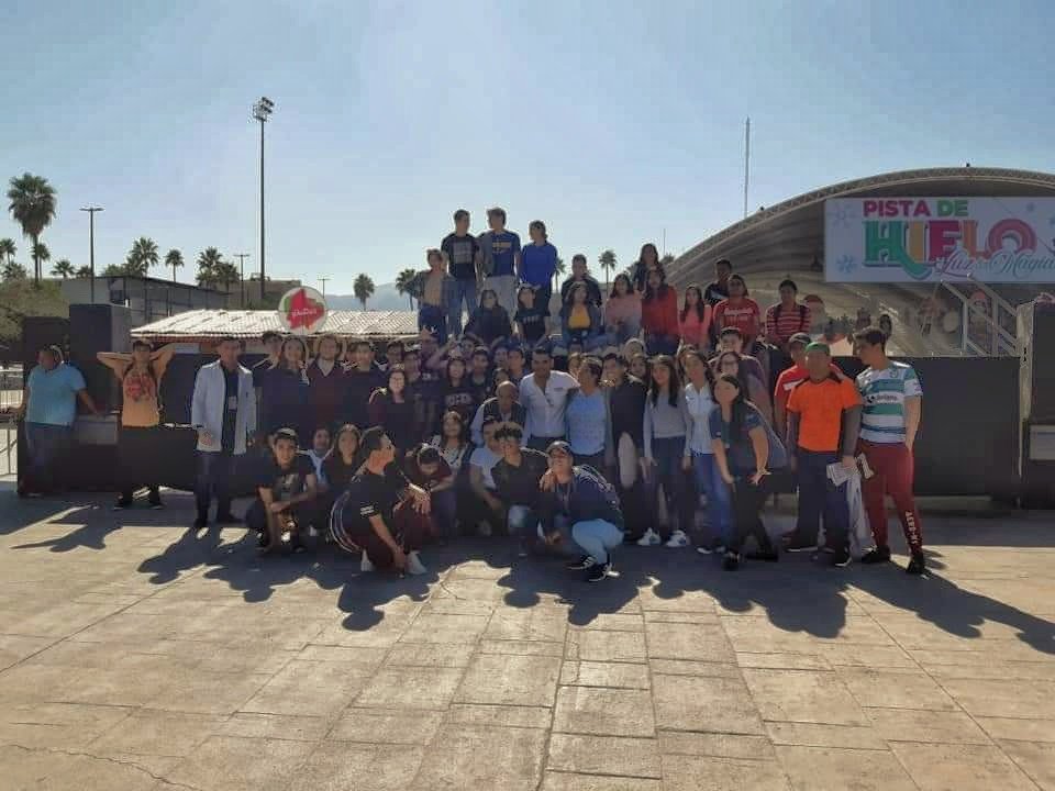 icojuvelag's tweet photo. #FeriaNacional de salud⚕️ y cultura 🕺| Compartimos, con los jóvenes, información para la prevencion y detección de enfermedades. Además de un espacio cultural.

👏Muchas gracias a #CIJTorreón por su constante interés en el 💟bienestar de la juventud Coahuilense. https://t.co/uhdbCwjBVy