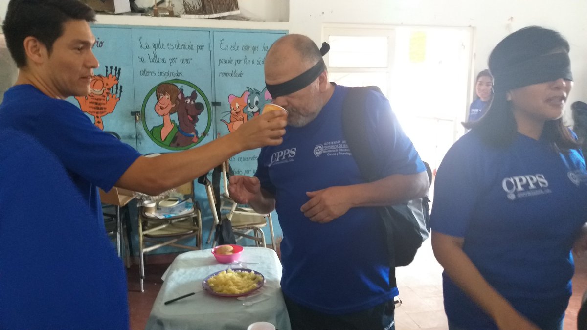 Stella08254662's tweet photo. Escuela N° 4032 Leopoldo Lugones 
El equipo de Nutrición de #PoliticasSocioeducativas presentó un stand de nutrición sensorial para compartir juntos a los niños una hermosa jornada. 
#PorMásNiñosFelices 

@fguillesaavedra @patriciapinasco @cecisaracho @matiascanepa https://t.co/HfJYvRhntP