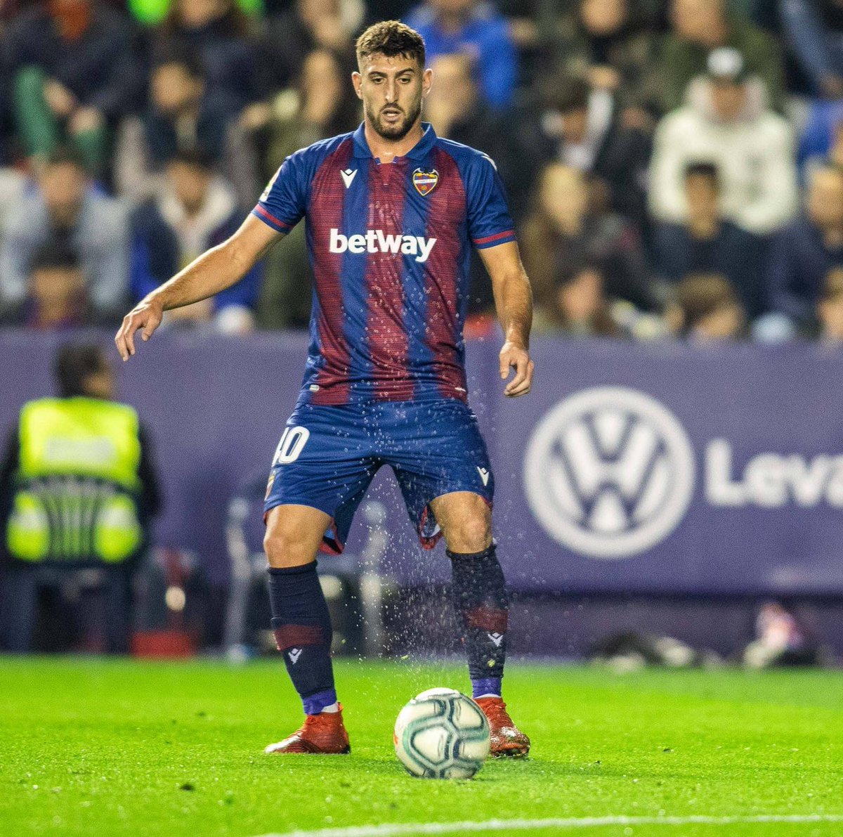 Enhorabuena <a href="/Eliseoff97/">Eliseoff097</a> , tus paisanos de <a href="/aytoguadaira/">Alcalá de Guadaíra</a> nos sentimos orgullosos de tu debut en #LaLigaSantander  <a href="/LaLiga/">LALIGA</a> con el <a href="/LevanteUD/">Levante UD</a> . A seguir creciendo. #Todoporunsueño #AlcalamasDeporte.