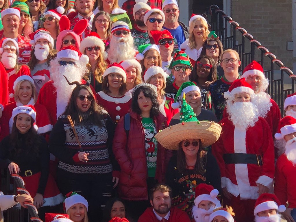 TheJaclynHouse's tweet photo. Getting my #SantaCon on! #NWArk #weekendsinNWA π
πΎπ https://t.co/mahTPDICXD