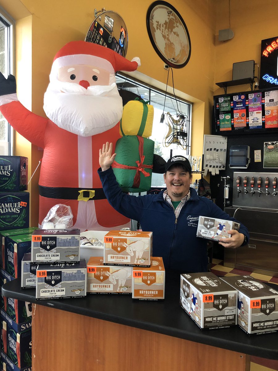 Kevin is at Como Park giving free samples of Big Ditch which is our “beer of the month” until 4pm! Try some of the new “Chocolate Cream Porter” 👏🏻 #BuffalosBeerStore
