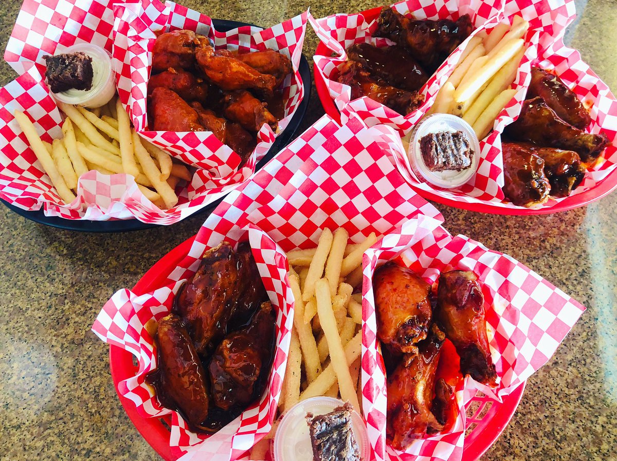 Yummy 😋 our lunch🤤#wings #lunch #koreanbbqwings #thaiwings #mildwings #ranchfries #delicious #lunchtime #withmyfam #saturday #food #instagramfood #foodie #hubcitywngs