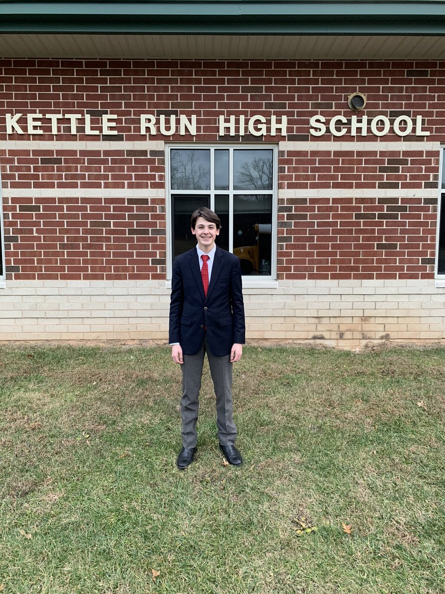 KettleRunMUN's tweet photo. Meet @KettleRunMUN Delegate Chris Gillis as @jeremycorbyn in the @HouseofCommons @EdisonModelUN #TAEMUNVII debating #Brexit #MUNisLife #KettleMUNFUN @FCPS1News @KettleRunNews https://t.co/CU72PBQ03M https://t.co/GZmYORwgiB
